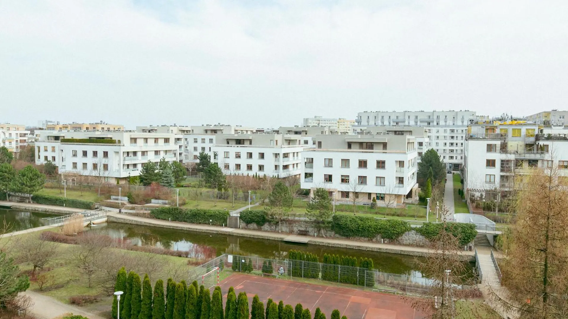 Apartament Marina Dla 6 Osob - Bezplatny Parking - Dwie Lazienki - Duzy Taras - Ekspres - Better Rental Warsaw 0*,  Poland