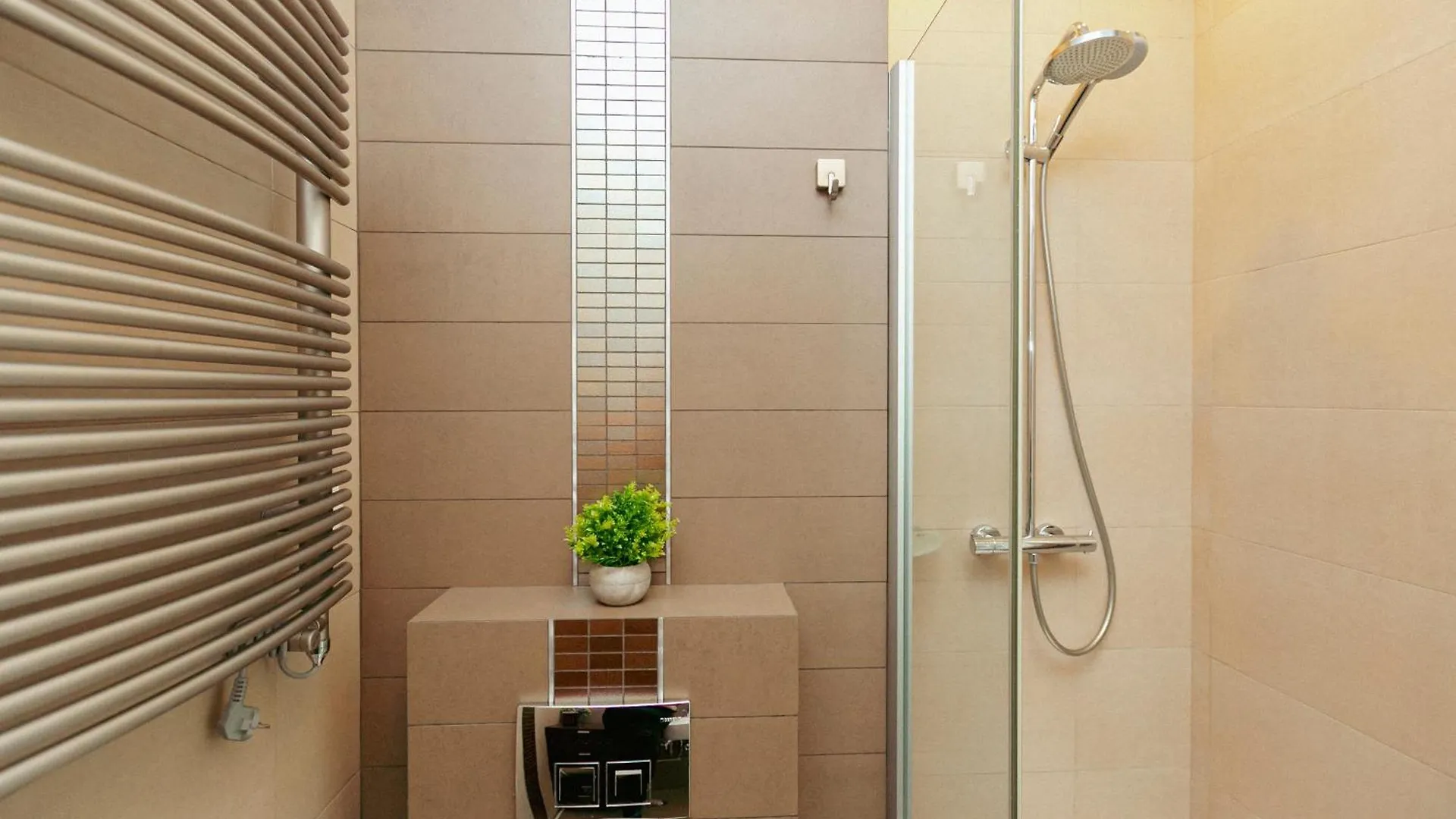 Apartament Marina Dla 6 Osob - Bezplatny Parking - Dwie Lazienki - Duzy Taras - Ekspres - Better Rental Warsaw 0*,